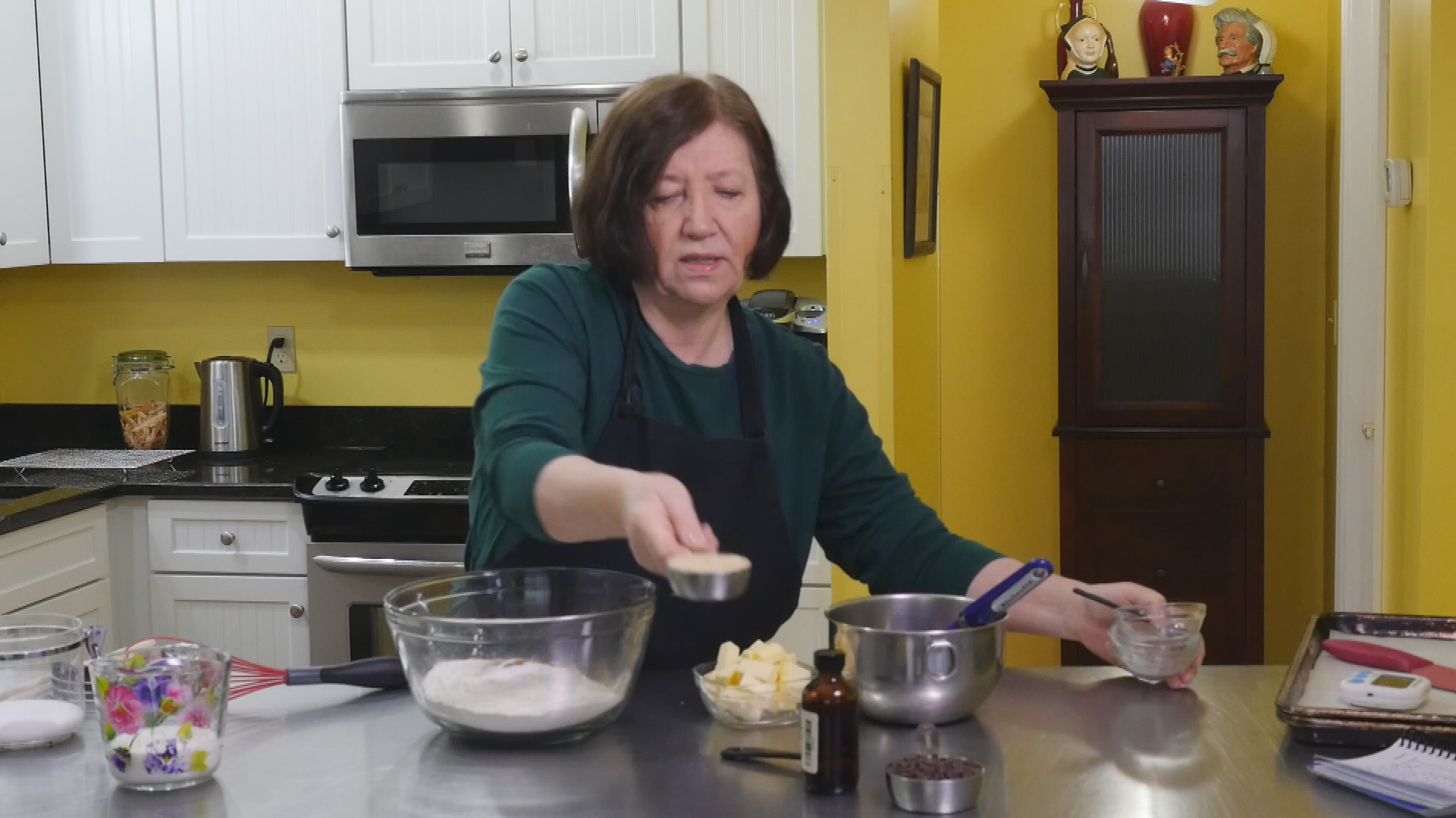 Thumbnail image for Oomas Cookie Jar - Episode 23 - Banana Chocolate Chip Scones