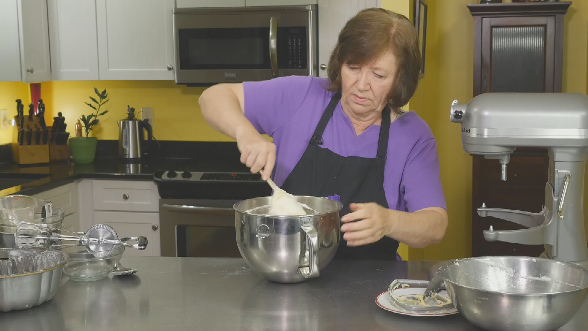 Thumbnail image for Oomas Cookie Jar - Episode 60 - Carmelized Asian Pears Cake